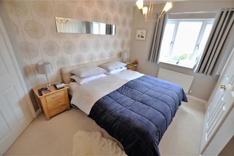 8 Hodgson Close, Fritwell, Bicester, OX27 7QB