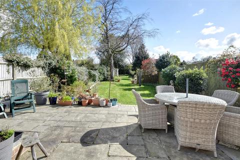 13 Craythorne, Tenterden, TN30 6SD