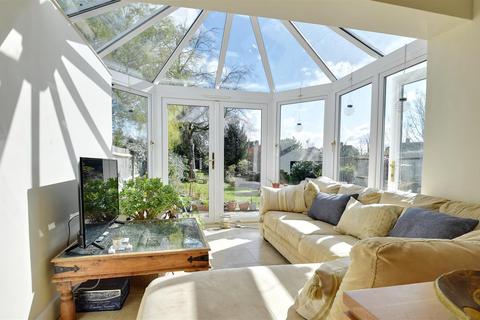 13 Craythorne, Tenterden, TN30 6SD