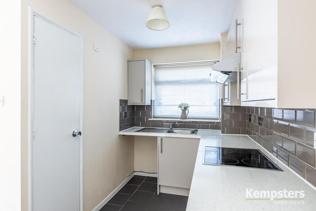 Kitchen 2.jpg