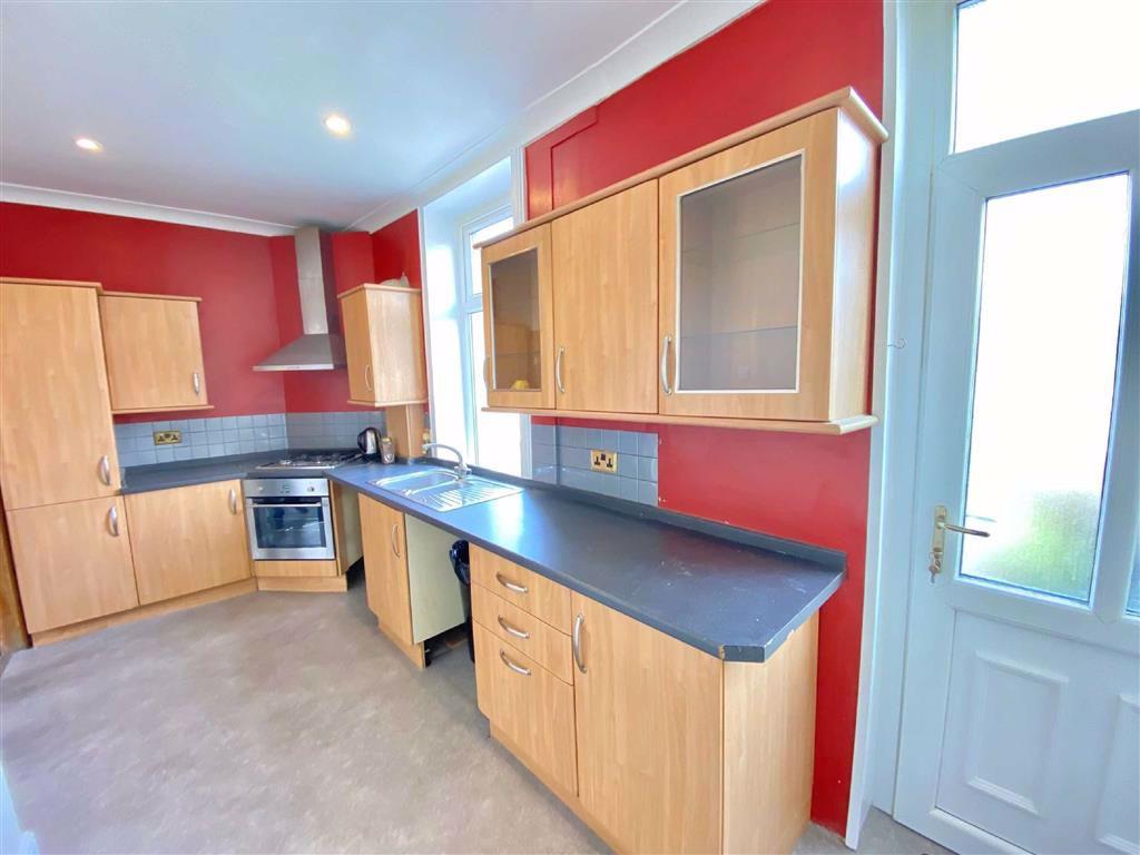 Gordon Street, Elland, HX5 2 bed terraced house £125,000