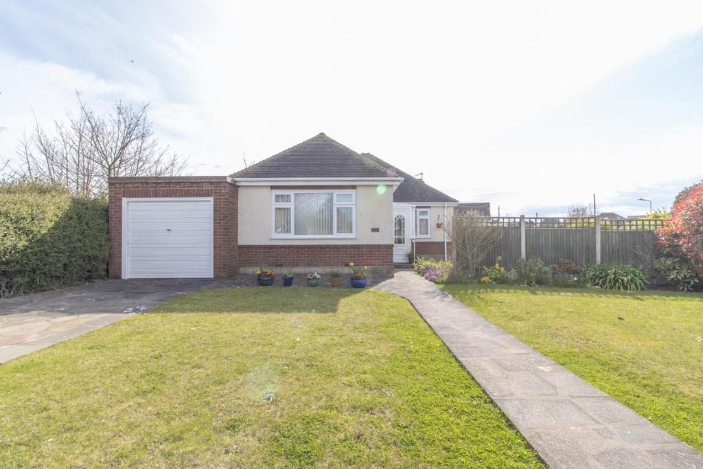 Salisbury Avenue, Broadstairs 2 bed detached bungalow £465,000