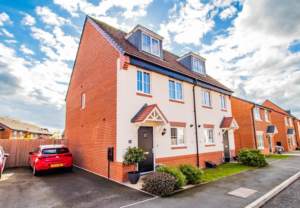Firecrest Way, Kelsall, Nr Tarporley 3 bed semidetached house £335,000