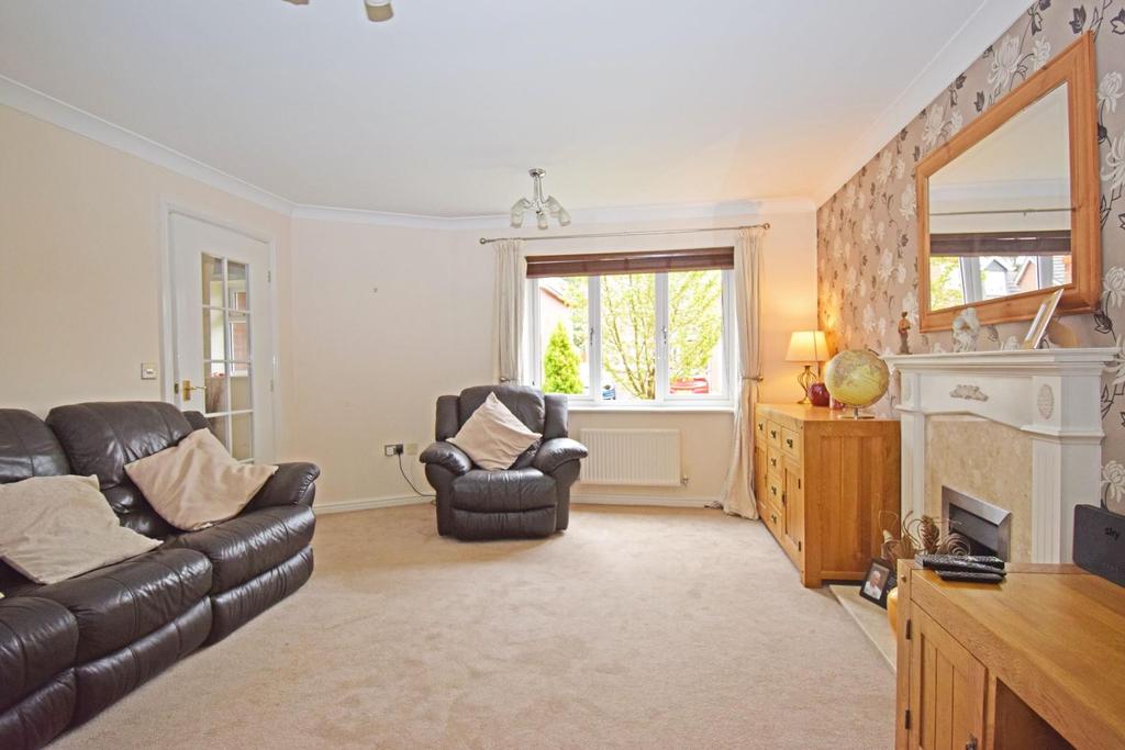 64 Appletrees Crescent, lounge.jpg