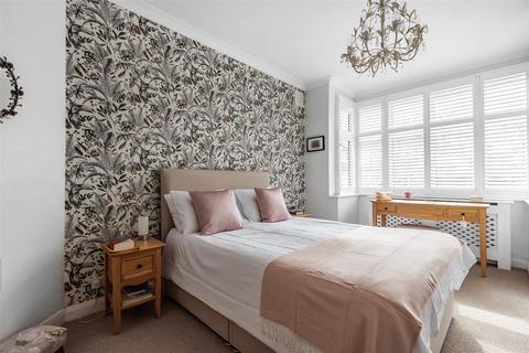 7 Preston Drive, Epsom, KT19 0AD