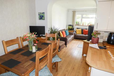 52 Valley Drive, Gravesend, DA12 5RS