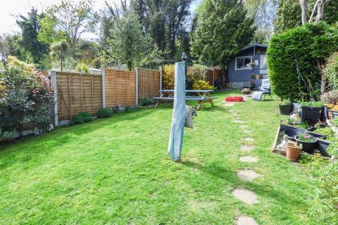 52 Valley Drive, Gravesend, DA12 5RS