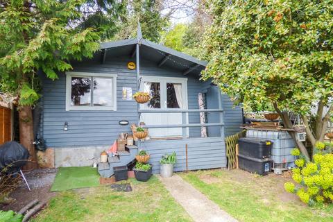52 Valley Drive, Gravesend, DA12 5RS