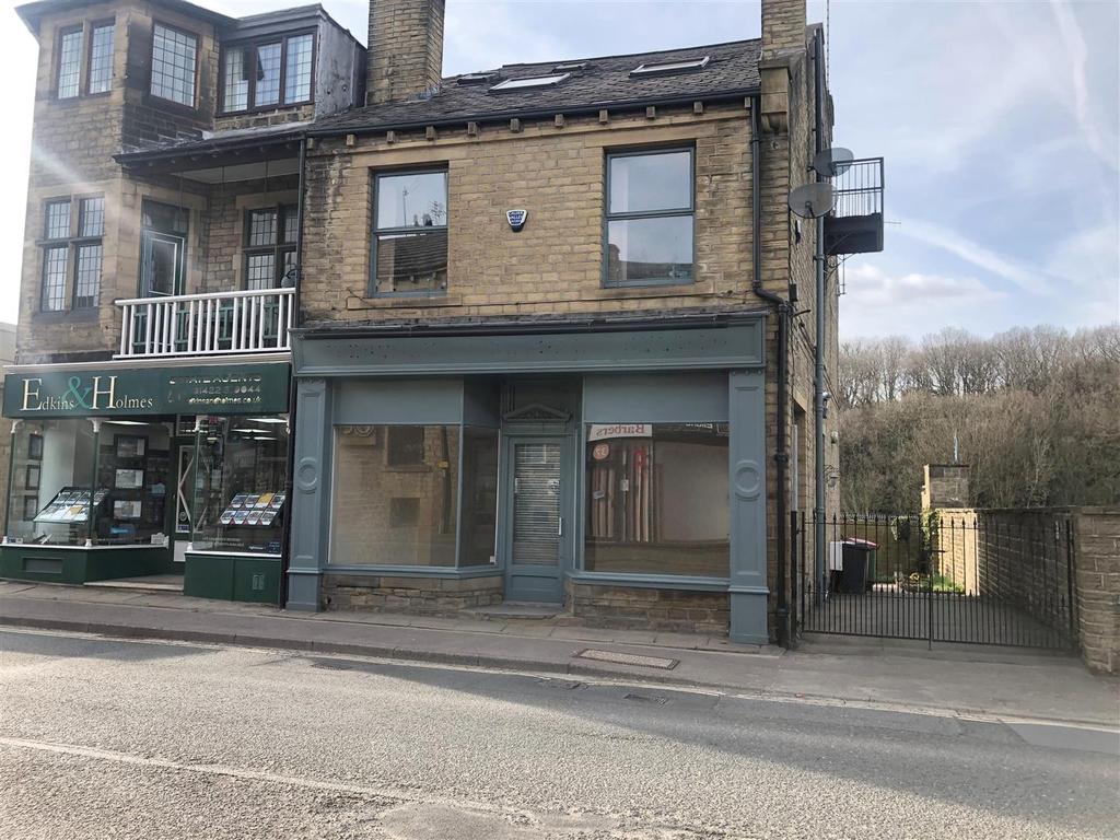 Stainland Road, Greetland, Halifax Property £1,000 pcm (£231 pw)