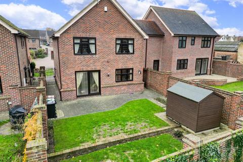 5 Tudor Close, Northfleet, Gravesend, DA11 8DT
