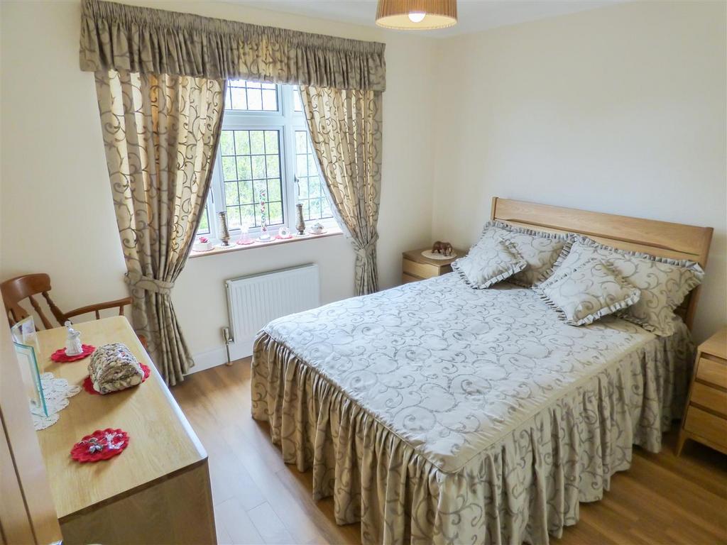 Bedroom 2: