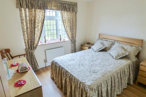 5 Tudor Close, Northfleet, Gravesend, DA11 8DT