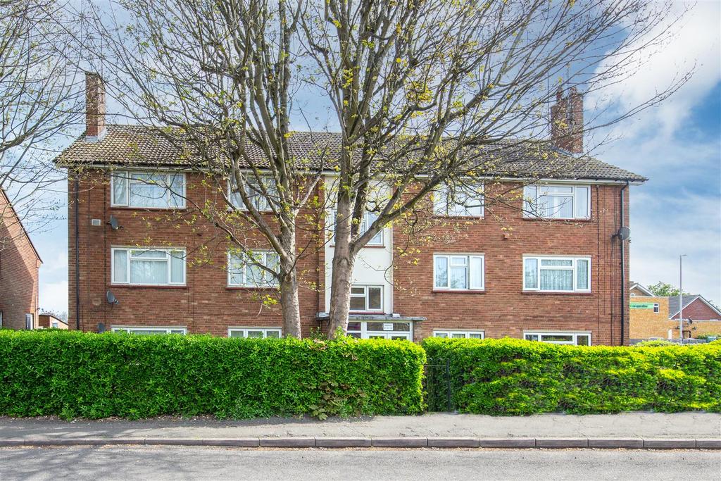 Ashcroft, Dunstable, Bedfordshire 1 bed flat £170,000