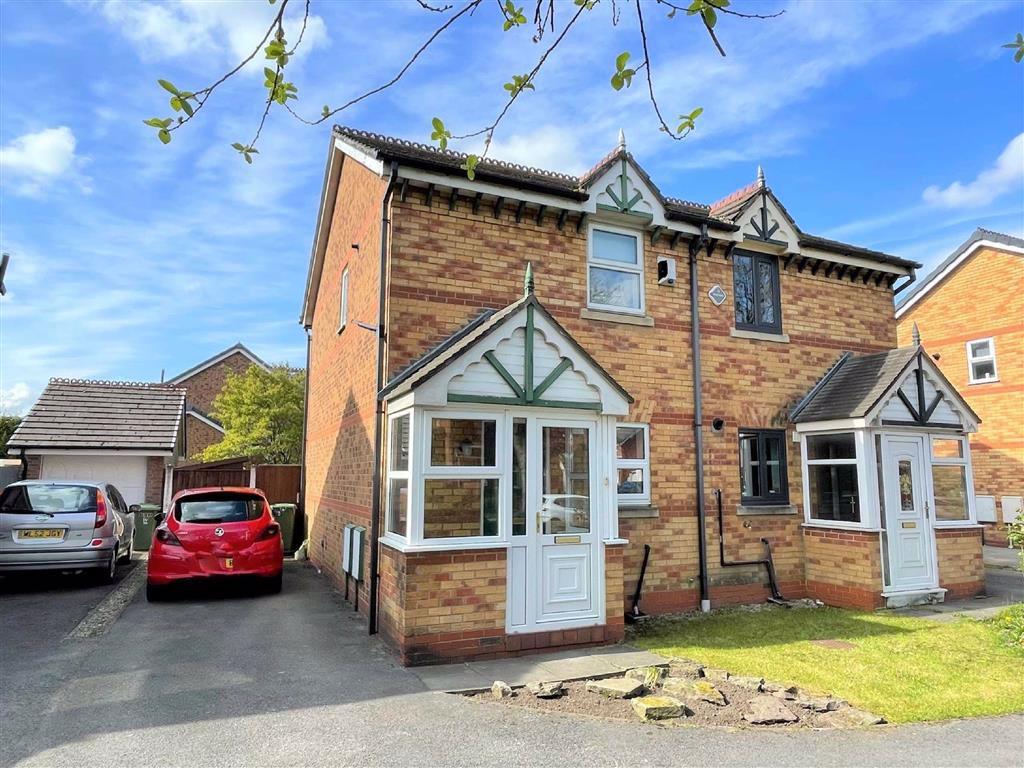 Holden Road, Leigh 2 bed semidetached house £185,000