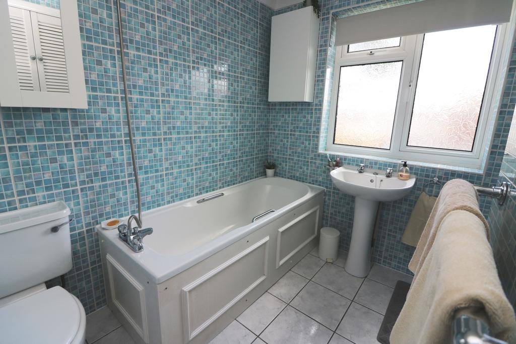 2 Boscombe Close Bath