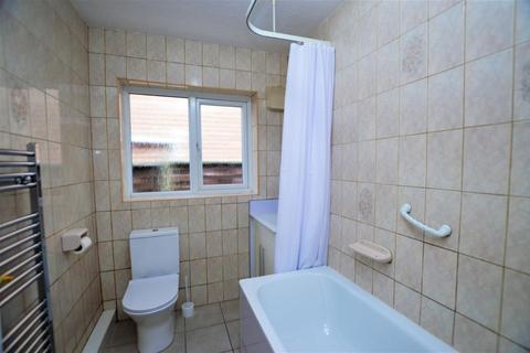 2 bedroom bungalow for sale - Conway Road, Whitton, Hounslow