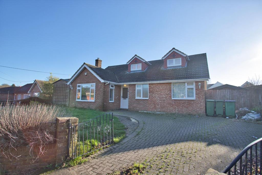 Barnhurst Lane, Hawkinge 4 bed detached bungalow £400,000