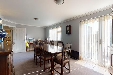 3 Barnhurst Lane, Hawkinge, Folkestone, CT18 7AU