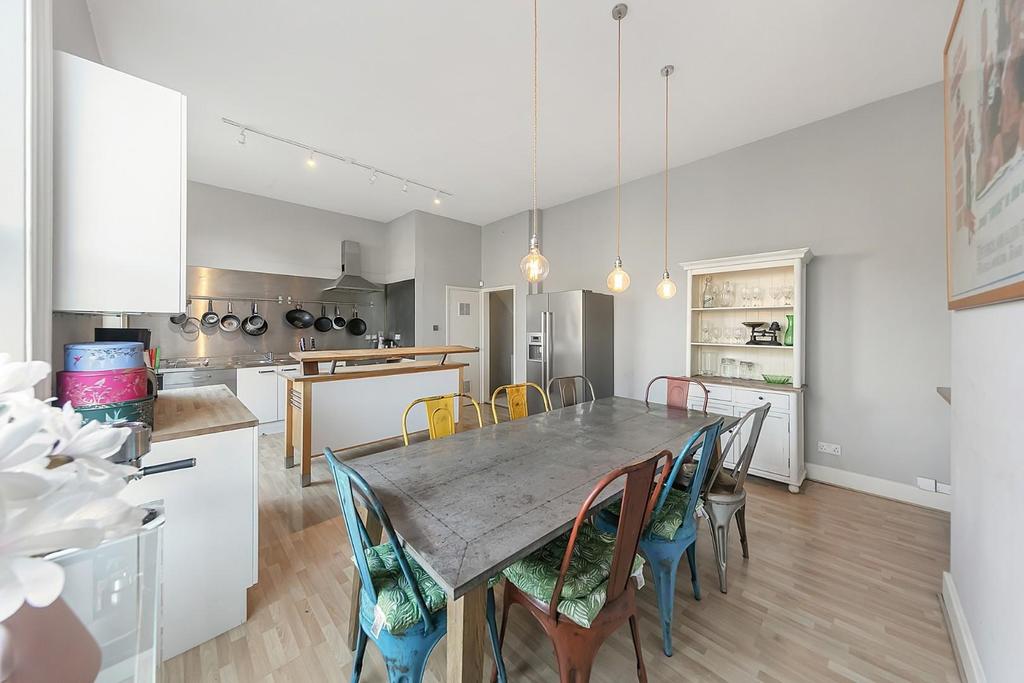 Kitchen (2).jpg