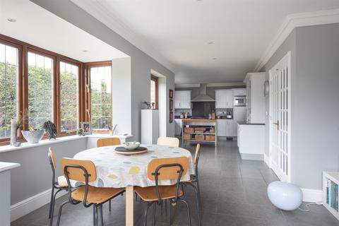 Fern Lodge, 2a Appleacres, Stoke Hammond, Milton Keynes, MK17 9ET