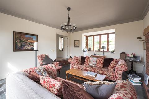 Fern Lodge, 2a Appleacres, Stoke Hammond, Milton Keynes, MK17 9ET