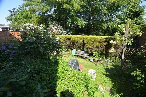 2 bedroom flat to rent, Sylvan Avenue, Mill Hill, NW7