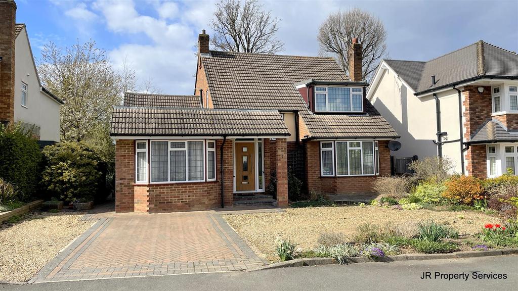 Thrush Lane, Cuffley 4 bed detached house £899,995