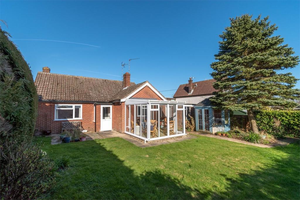 Dereham Road, Colkirk, Nr21 3 Bed Detached Bungalow For Sale - £299,950