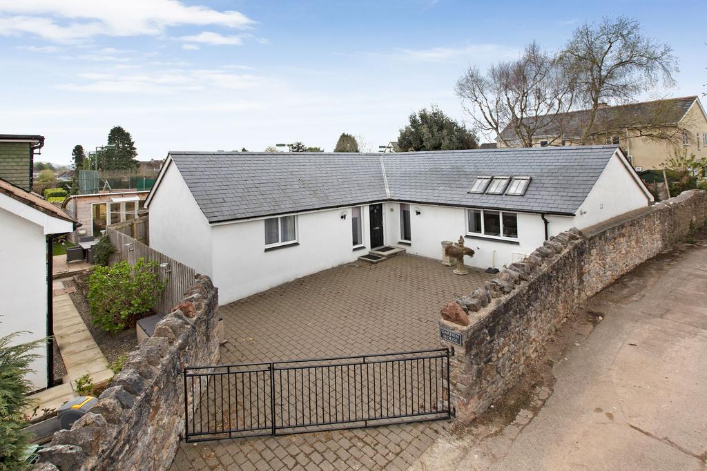 Rydon Road, Kingsteignton, TQ12 2 bed detached bungalow £375,000