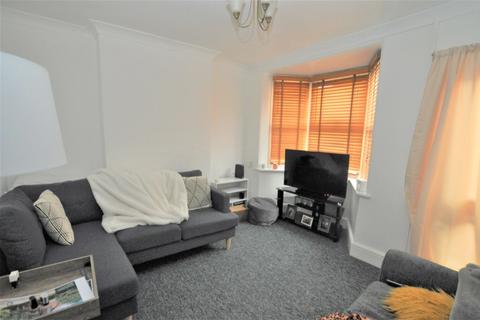 2 bedroom terraced house to rent, Highbury Road, Hitchin, SG4
