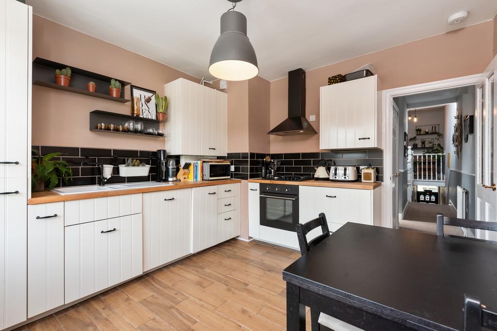 0404202211 LLSN 44a Geldeston Road  E5 8 SB 006.jpg
