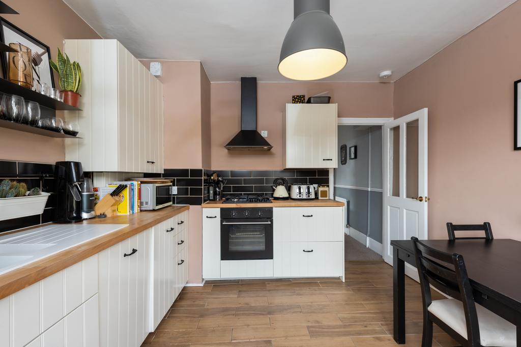 0404202211 LLSN 44a Geldeston Road  E5 8 SB 007.jpg