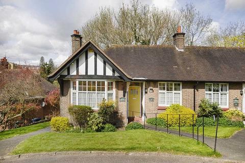 2 bedroom bungalow for sale - Chalet Estate, Mill Hill