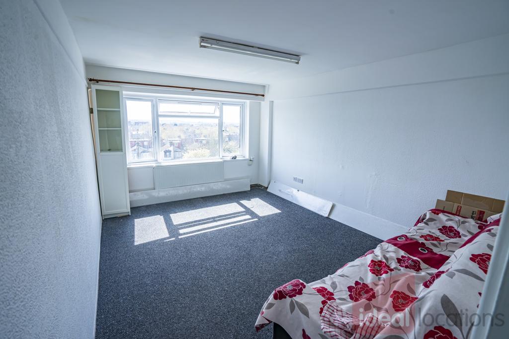 1 bed flat for sale in e6