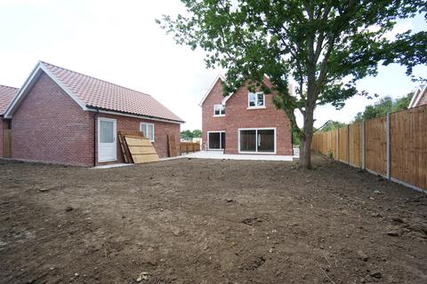 4 bedroom detached house for sale - Plough Close, Woolpit IP30