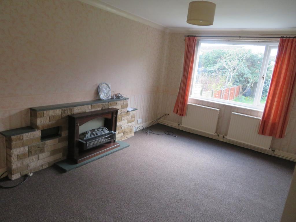 Birch Road, Wardle, OL12 3 bed semidetached house £850 pcm (£196 pw)