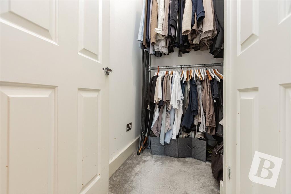 Walk-In Wardrobe