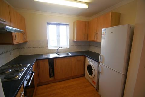 2 bedroom flat to rent, Station Approach, Ludgershall, SP11