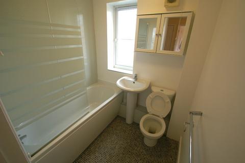 2 bedroom flat to rent, Station Approach, Ludgershall, SP11