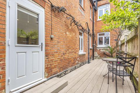 132 Merton Hall Road, London, SW19 3PZ