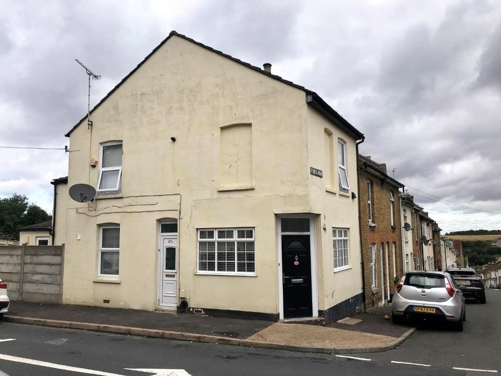 Glencoe Road, Chatham 1 bed flat £625 pcm (£144 pw)