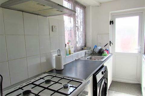 165 The Heights, Northolt, UB5 4BT