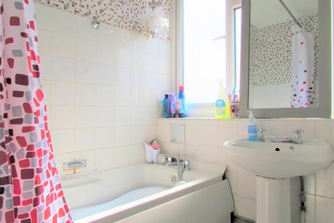 165 The Heights, Northolt, UB5 4BT