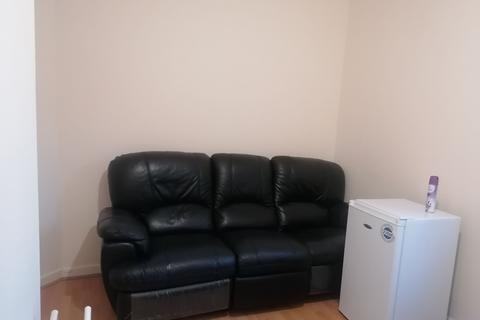 1 bedroom in a house share to rent - Chapel Street, Luton