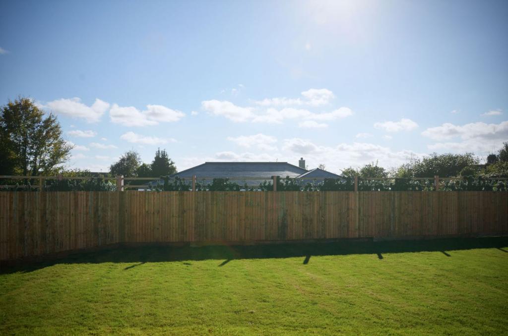 East Street, Long Buckby, Northampton... 4 bed detached bungalow £695,000