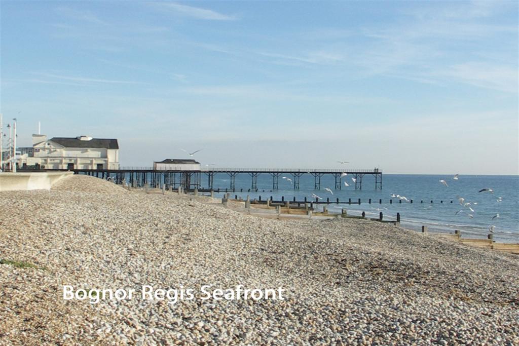 Royal Norfolk Mews, Bognor Regis, PO21 2 bed flat £270,000
