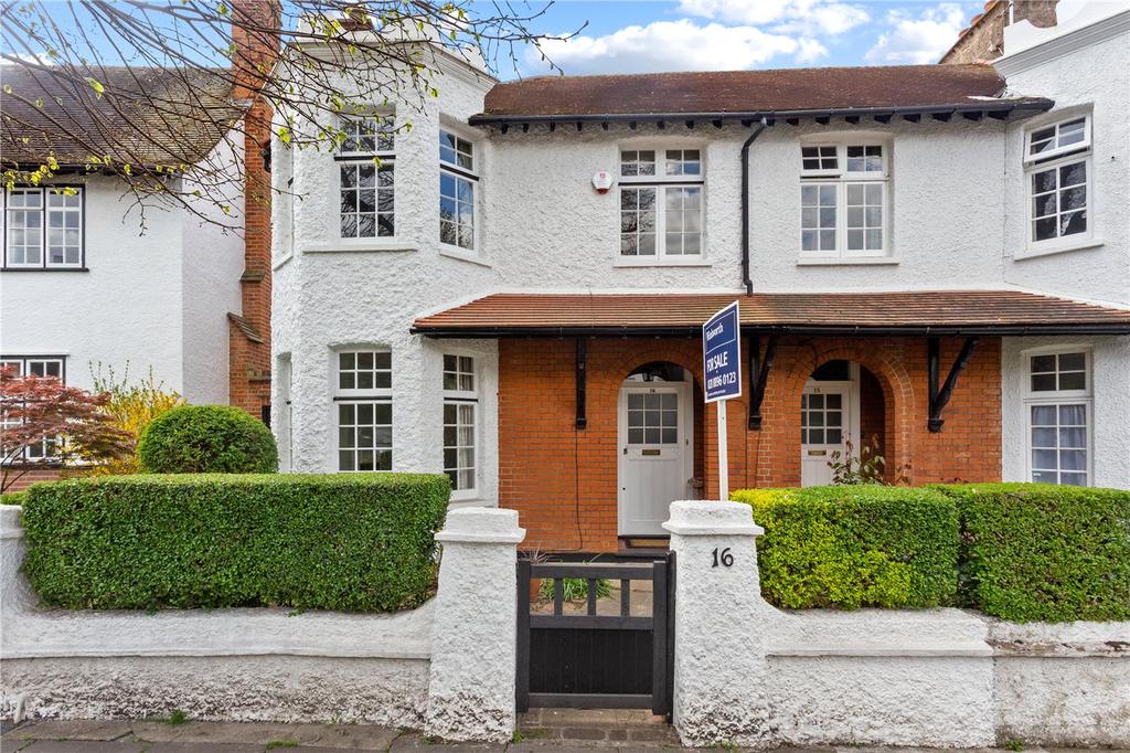 Crescent, London, W5 3 bed end of terrace house £950,000