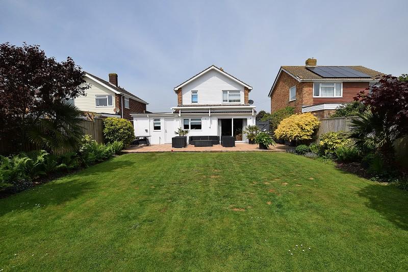 Pinewood Road, Hordle, Lymington... 3 bed detached house £575,000