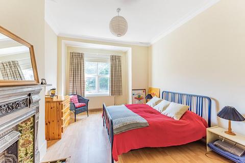 44a Sarre Road, London, NW2 3SL