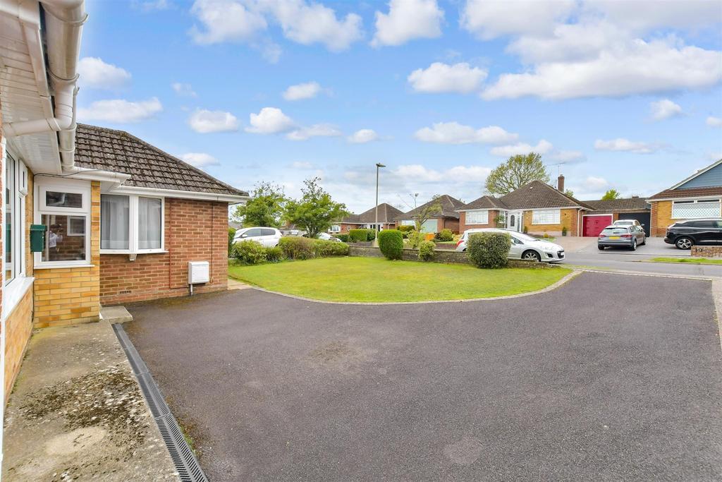Driveway/Parking